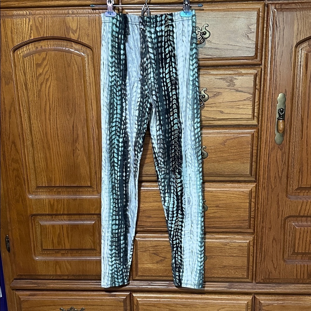Soft Brushed Fabric Tie Dye Look Leggings - OS - Picture 6 of 10
